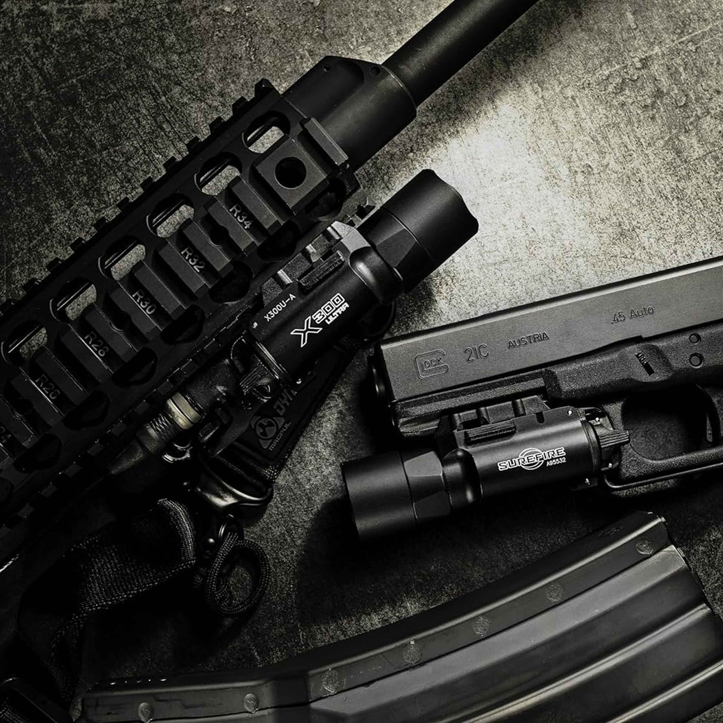 چراغ-قوه-تاکتیکال-سورفایر-2 چراغ روی اسلحه شورفایر