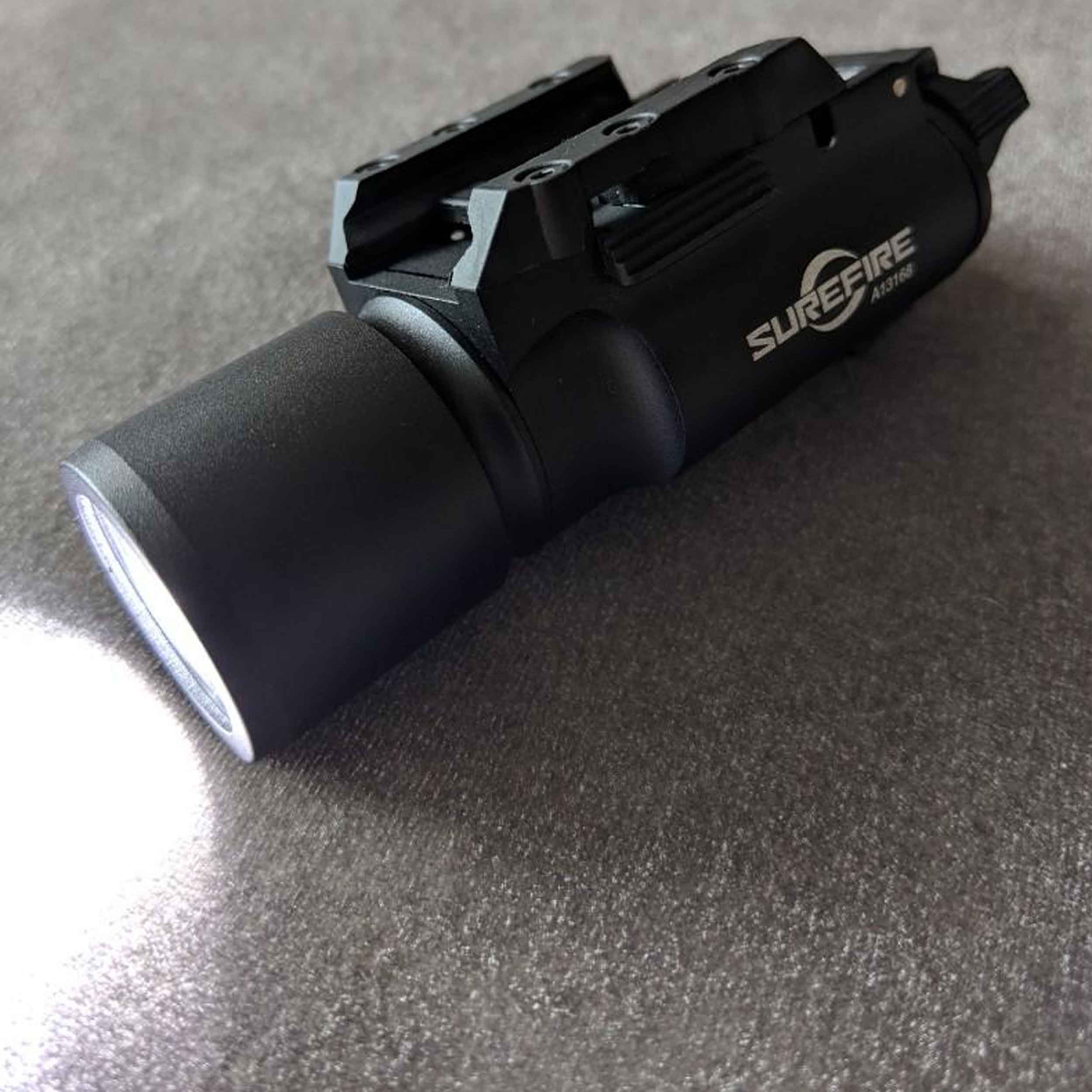 چراغ-قوه-تاکتیکال-سورفایر-9 چراغ قوه رو تفنگی